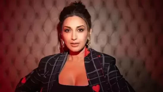 Sonali Bendre Recalls Being Offered Rs 25,000 as Her First Salary in Show Business