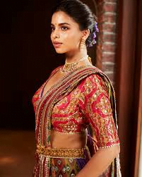 Suhana Khan's Custom-Made Lehenga for Ambani Wedding by Designer Mayyur Girotra