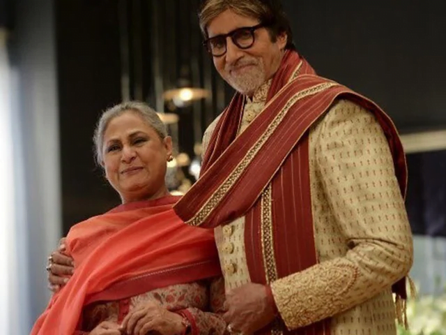 Jaya Bachchan Teases Amitabh Bachchan on Sending Flowers: "Vaise Aaj Tak Mujhe Kabhi Nahi Mila"