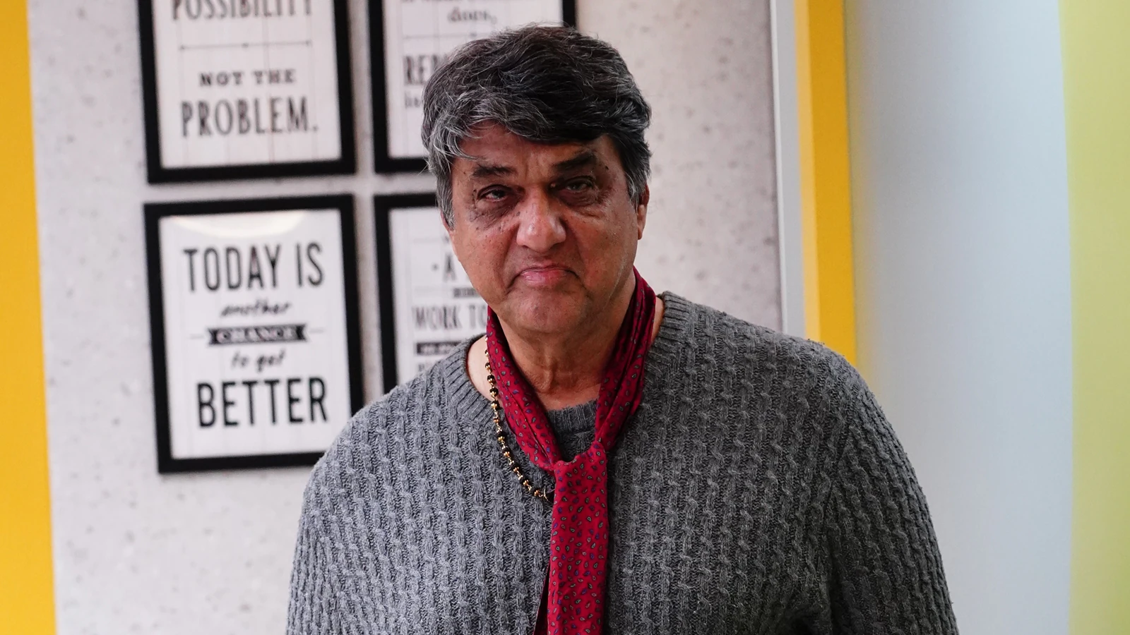 Mukesh Khanna in Awe: "Amitabh Bachchan's Dedication at 81 is Simply Unbelievable!"