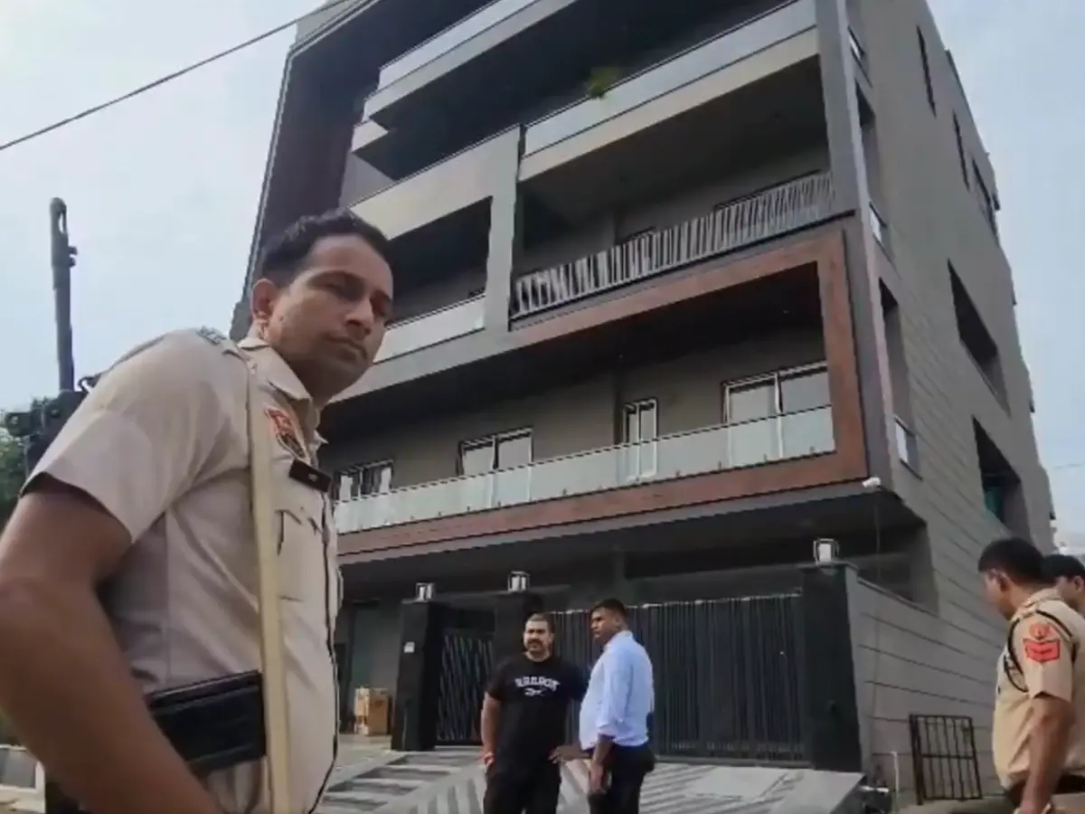 CCTV Footie Shows Brazen Attack: Gunmen Open Fire at Elvish Yadav's Gurugram Home