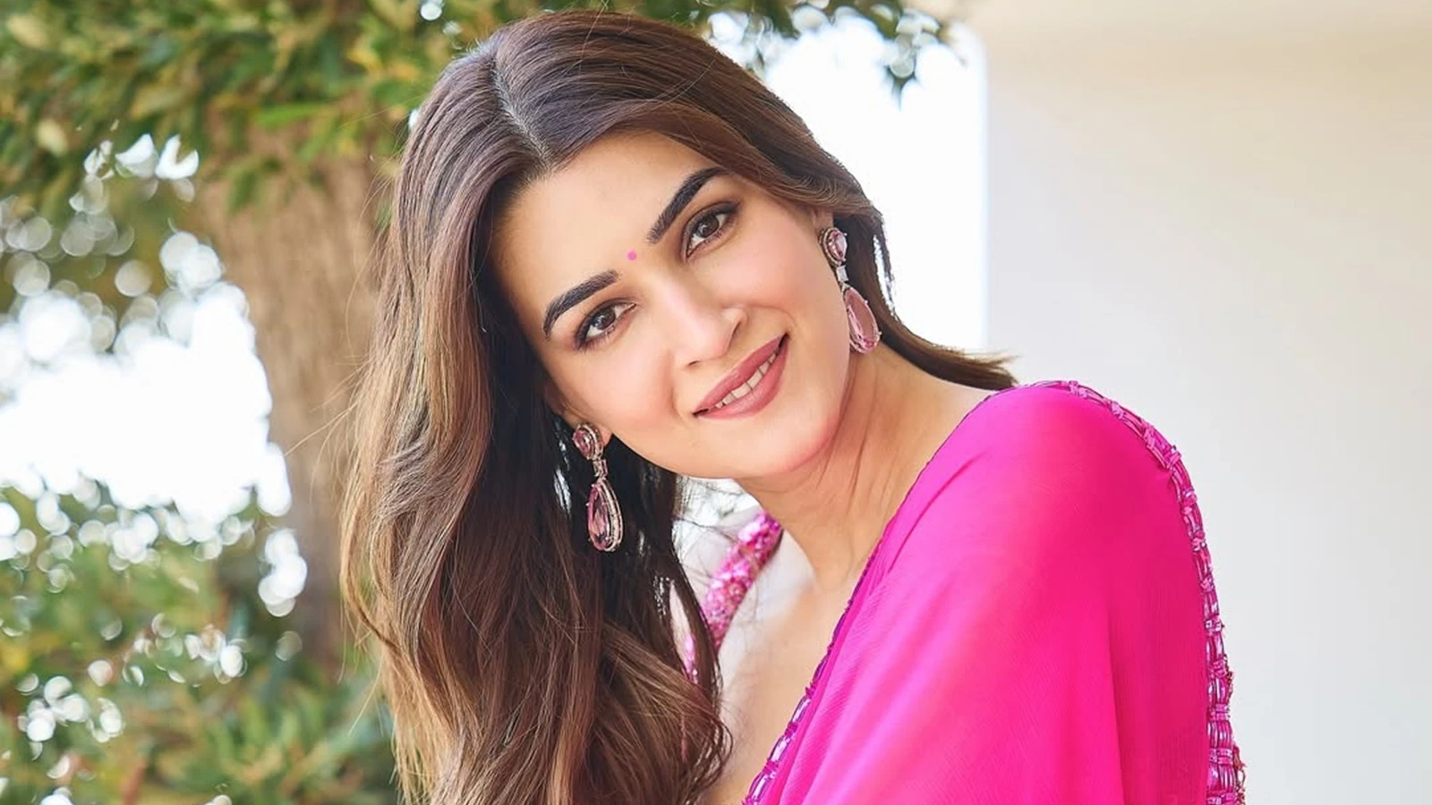 Kriti Sanon Calls Out Bollywood's Gender Pay Gap, Says Producers Fear Big Budgets for Female-Led Films | The Breakdown