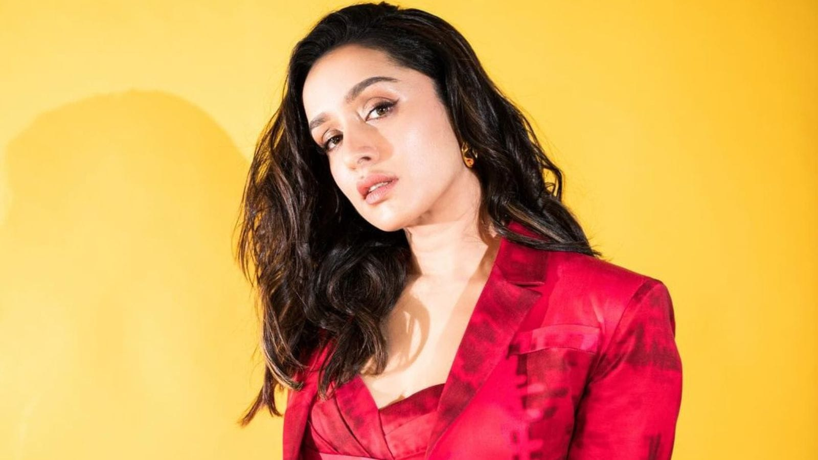Shraddha Kapoor's Heartfelt Tribute to Shakti Kapoor Goes Viral with 'Hero No. 1' Throwback