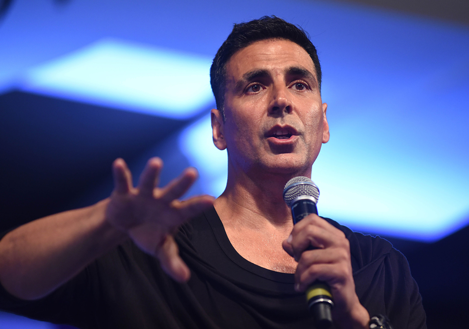 Akshay Kumar's Digital Parenting Plea: 5 Essential Safety Shields for Your Child's Phone