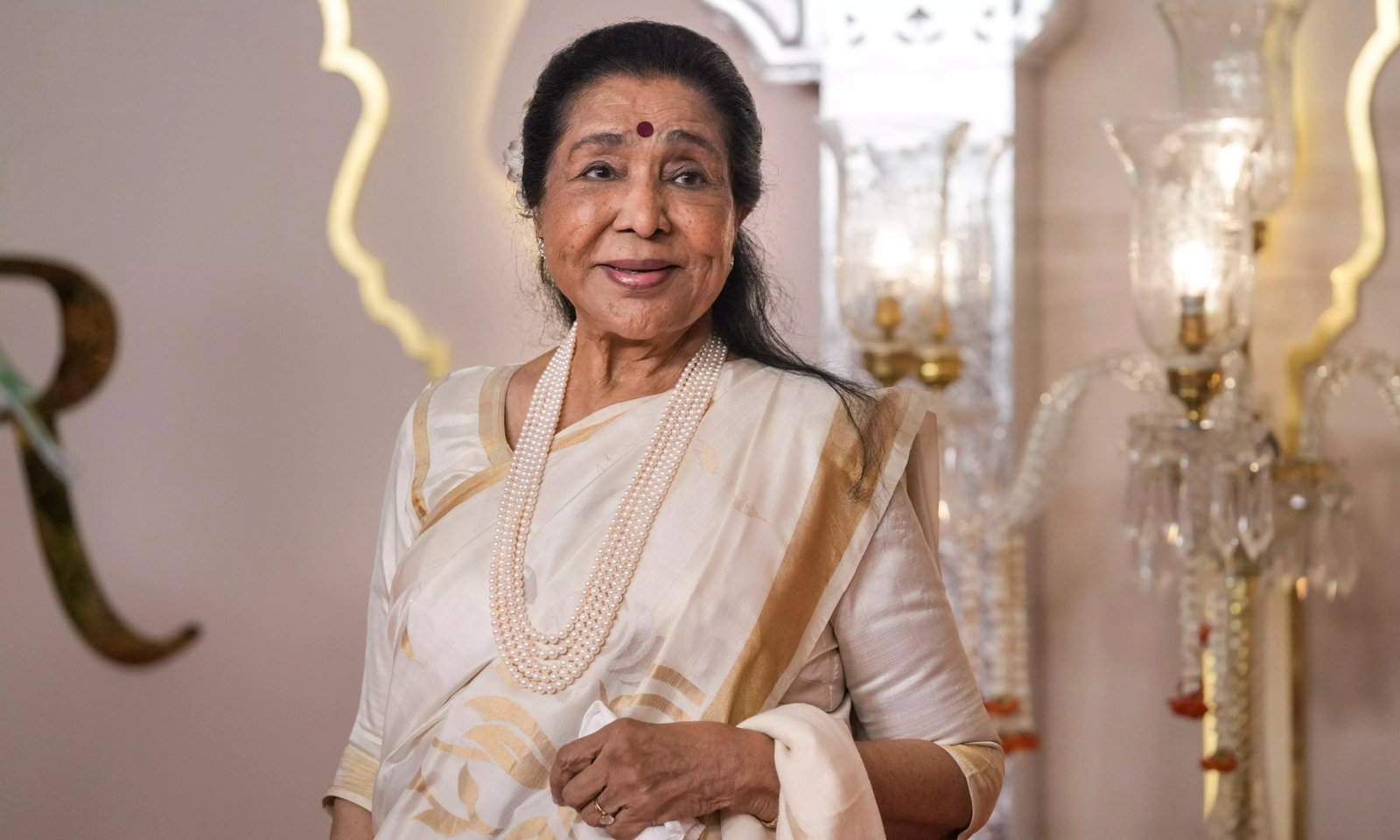 The Voice That Defied an Era: Asha Bhosle’s Musical Journey Comes to a Close at 92